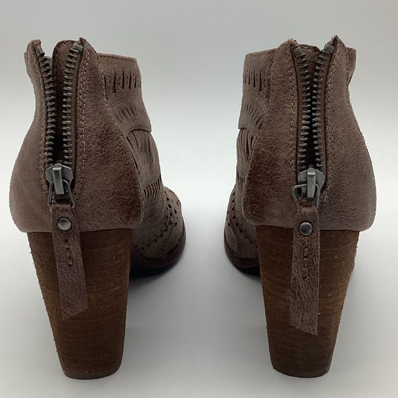 1725. Not Rated Brown Bootie NWOT Size 9 - Picture 6 of 8